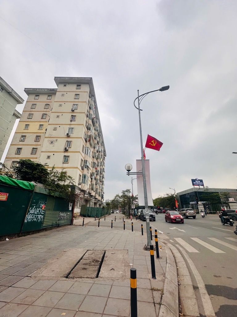 Bán nhà Huỳnh Thúc Kháng - diện tích 75m2 9 tầng - vị trí đắc địa - giá 7,75 tỷ