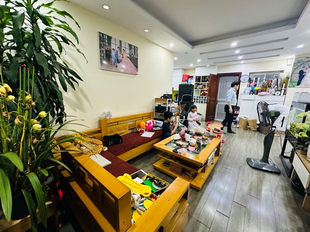 Bán nhà Huỳnh Thúc Kháng - diện tích 75m2 9 tầng - vị trí đắc địa - giá 7,75 tỷ