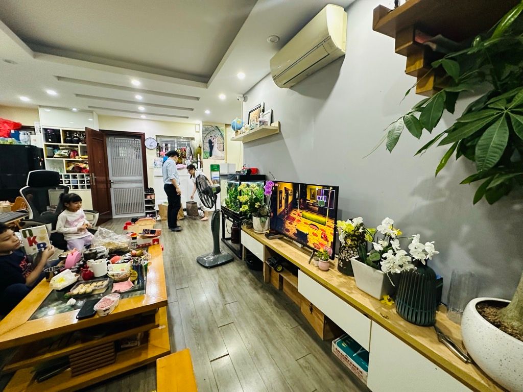 Bán nhà Huỳnh Thúc Kháng - diện tích 75m2 9 tầng - vị trí đắc địa - giá 7,75 tỷ