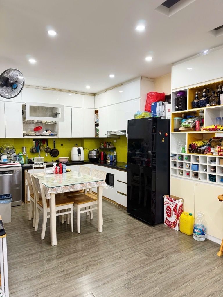 Bán nhà Huỳnh Thúc Kháng - diện tích 75m2 9 tầng - vị trí đắc địa - giá 7,75 tỷ