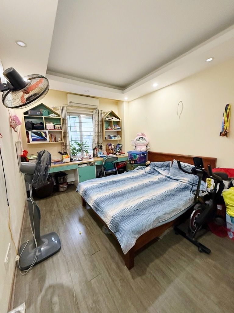 Bán nhà Huỳnh Thúc Kháng - diện tích 75m2 9 tầng - vị trí đắc địa - giá 7,75 tỷ