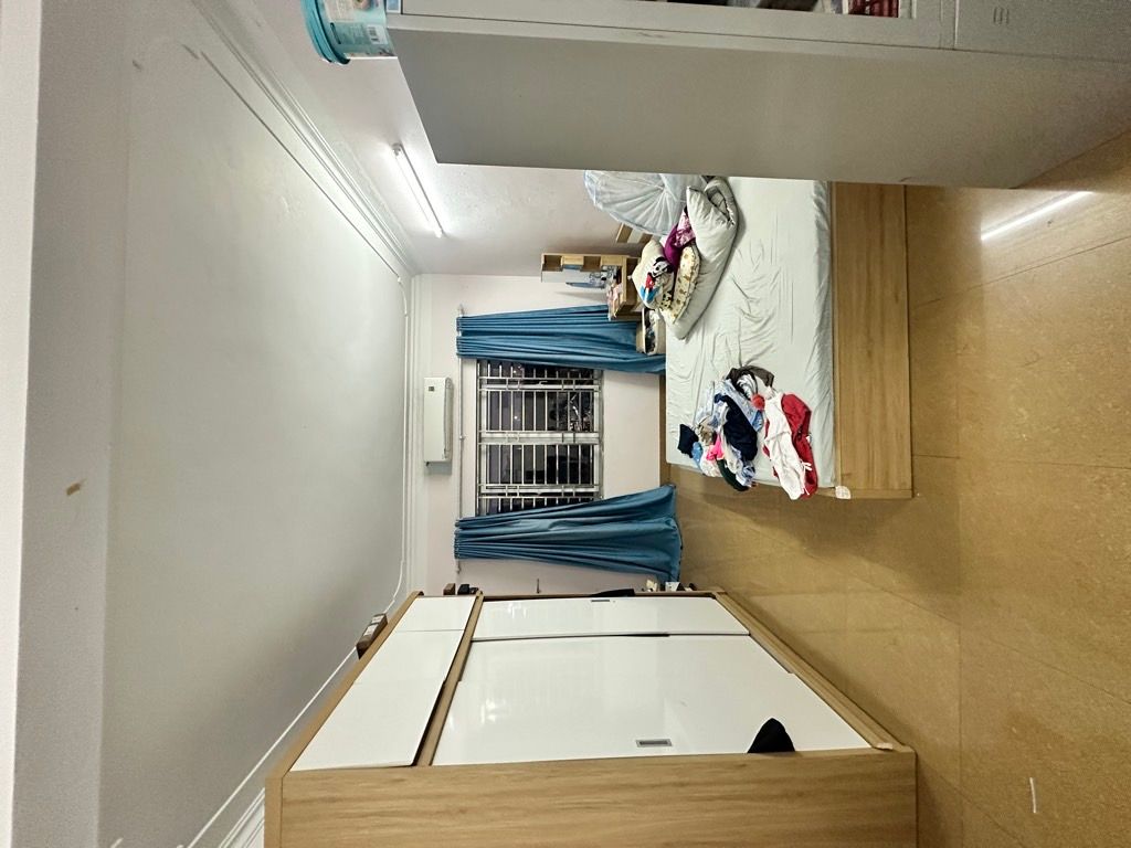 Bán nhà Vĩnh Tuy - diện tích 63.5m2 3 tầng - Ô Tô Đỗ Ngay Đêm Vào Nhà - giá 20,3 tỷ