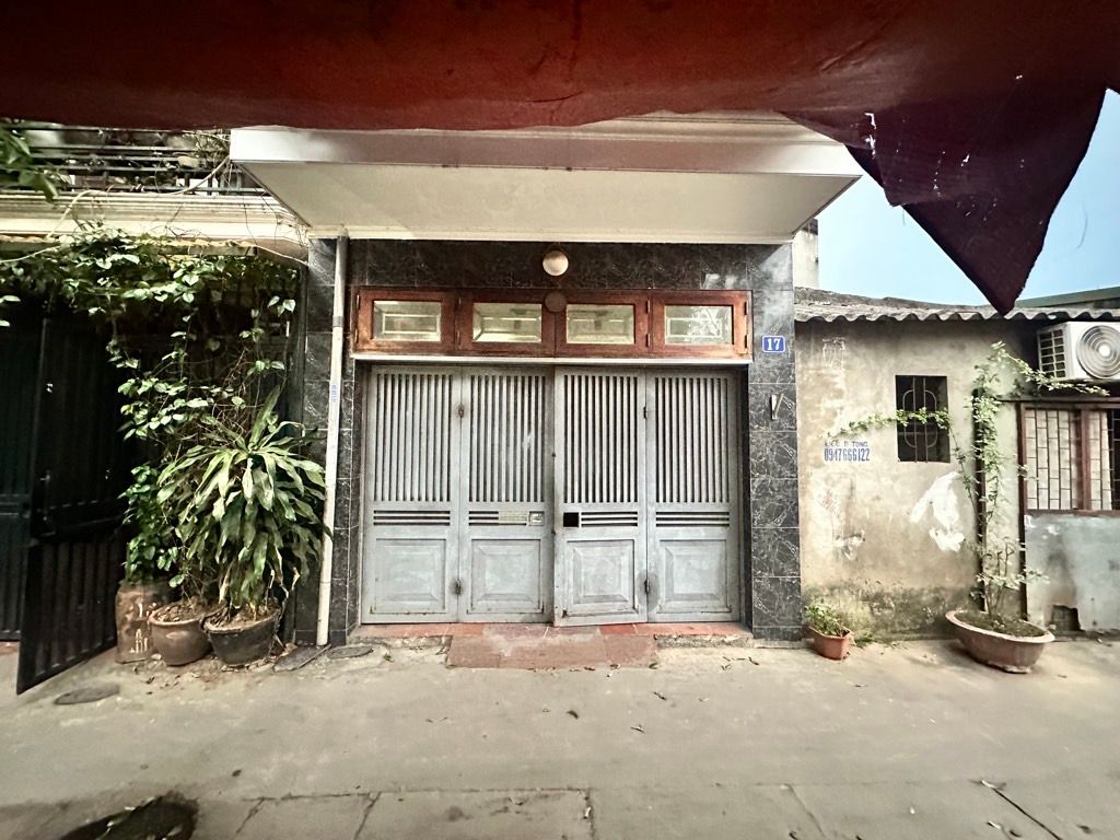 Bán nhà Vĩnh Tuy - diện tích 63.5m2 3 tầng - Ô Tô Đỗ Ngay Đêm Vào Nhà - giá 20,3 tỷ