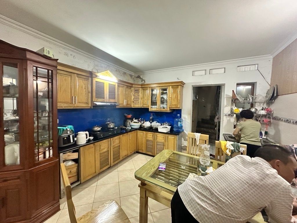 Bán nhà Vĩnh Tuy - diện tích 63,5m2 3 tầng - Ô Tô Đỗ Ngay Đêm Vào Nhà - giá 20,5 tỷ