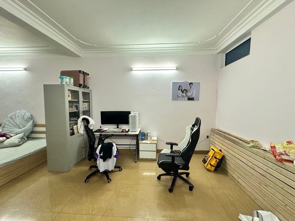 Bán nhà Vĩnh Tuy - diện tích 63,5m2 3 tầng - Ô Tô Đỗ Ngay Đêm Vào Nhà - giá 20,5 tỷ