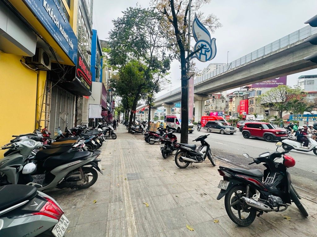 Bán nhà Nguyễn Trãi - diện tích 34,8m2 4 tầng - Mặt phố kinh doanh đỉnh - giá 22 tỷ