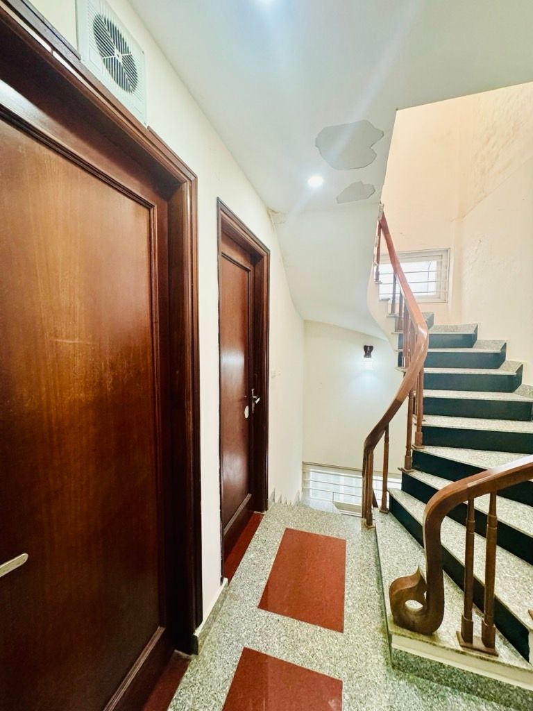 Bán nhà Bùi Xương Trạch - diện tích 35m2 5 tầng - Ngõ ô tô - giá 13 tỷ