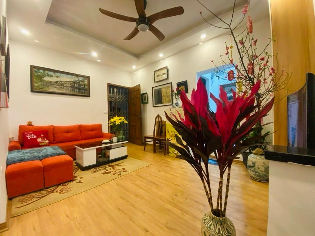 Bán nhà Ngõ 156 Kim Ngưu - diện tích 36,1m2 2 tầng - Ô tô dừng đỗ cửa - giá 6,3 tỷ