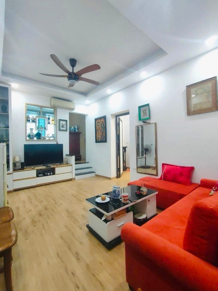 Bán nhà Ngõ 156 Kim Ngưu - diện tích 36,1m2 2 tầng - Ô tô dừng đỗ cửa - giá 6,3 tỷ