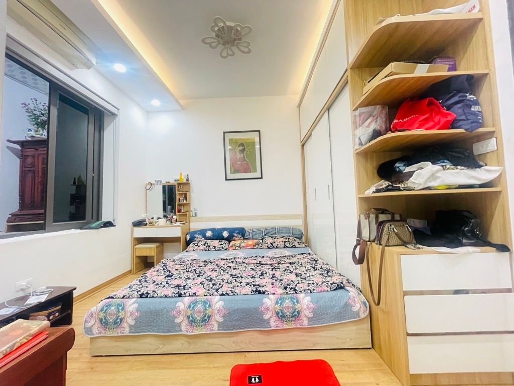 Bán nhà Ngõ 156 Kim Ngưu - diện tích 36,1m2 2 tầng - Ô tô dừng đỗ cửa - giá 6,3 tỷ