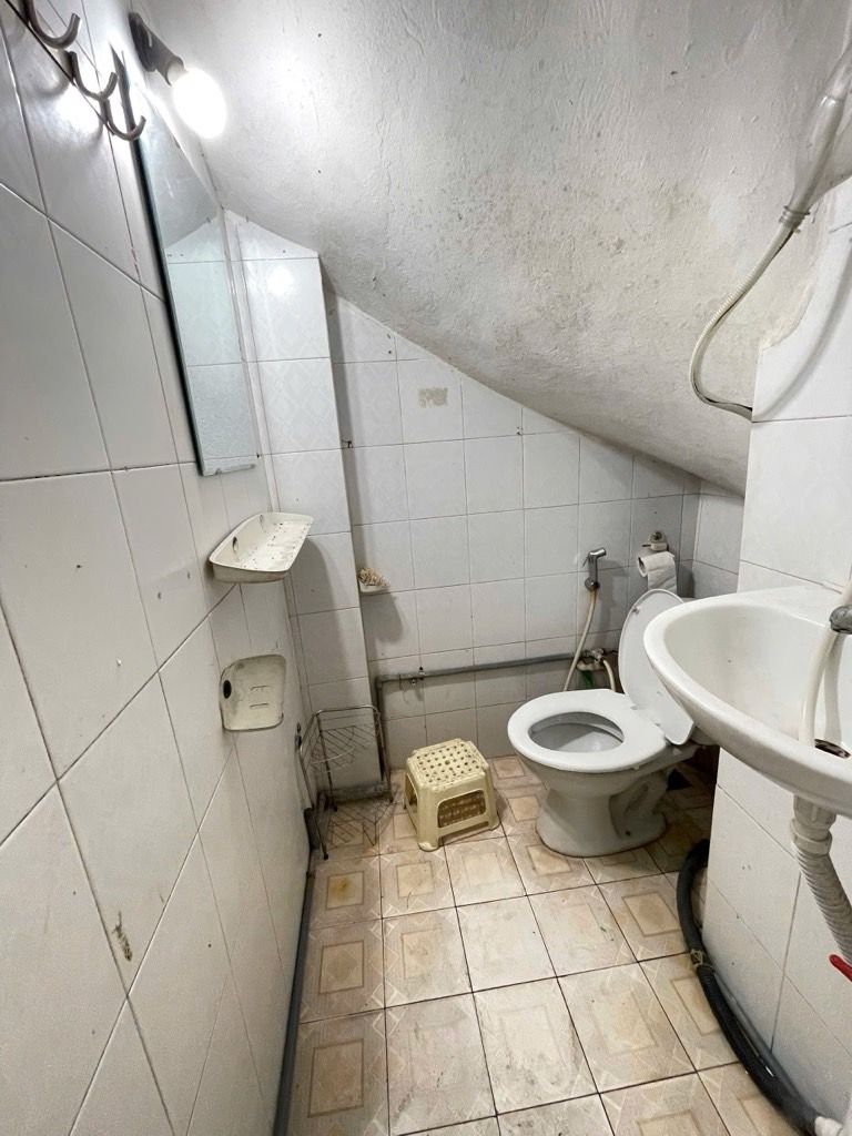 Bán nhà Nguyễn Đức Cảnh - diện tích 11,4m2 4 tầng - Ngõ 151 thông tứ tung - giá 1,9 tỷ