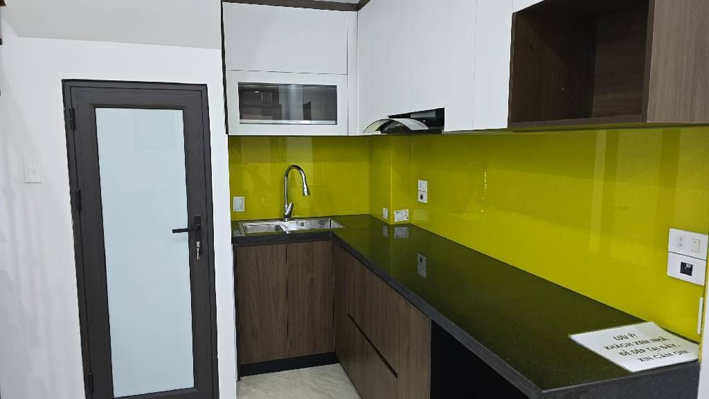 Bán nhà Vũ Hữu - diện tích 25.8m2 5 tầng - Ngõ thông - giá 8,8 tỷ