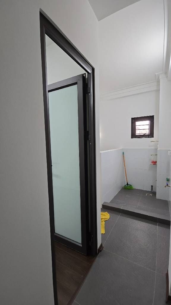 Bán nhà Vũ Hữu - diện tích 25.8m2 5 tầng - Ngõ thông - giá 8,8 tỷ