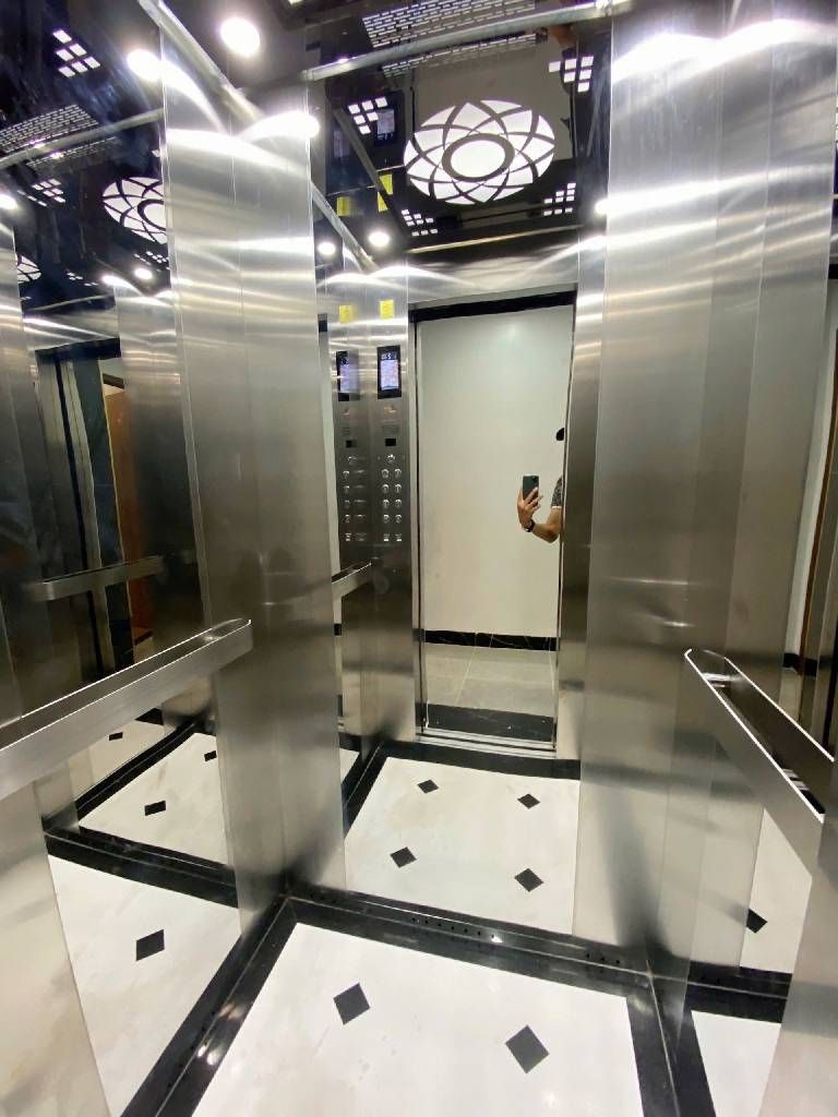 Bán nhà Bùi Xương Trạch - diện tích 41.4m2 5 tầng - thang máy đẹp mới lung linh - giá 11,8 tỷ