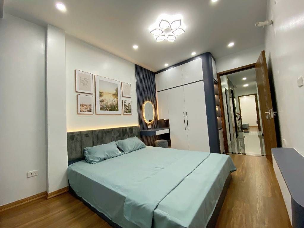 Bán nhà Bùi Xương Trạch - diện tích 41.4m2 5 tầng - thang máy đẹp mới lung linh - giá 11,8 tỷ