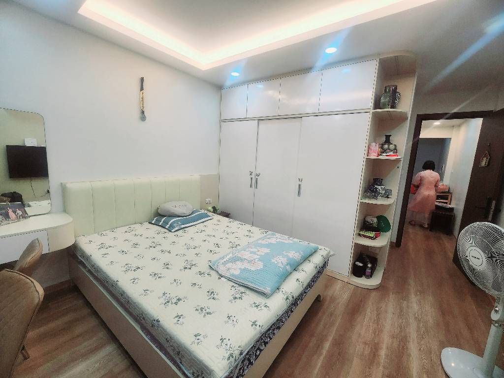 Bán nhà Đền Lừ 1 - diện tích 40m2 5 tầng - Gara ô tô, nhà phân lô - giá 20,5 tỷ