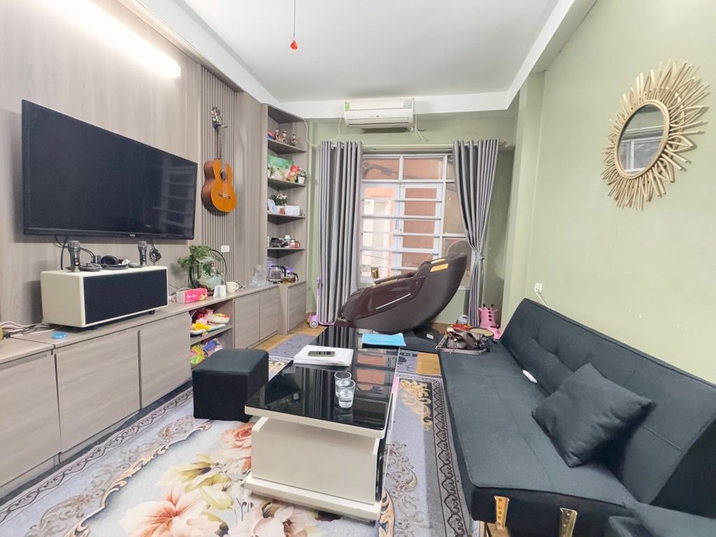 Bán nhà Lạc trung - diện tích 36m2 5 tầng - Ô chờ thang máy - giá 9,9 tỷ