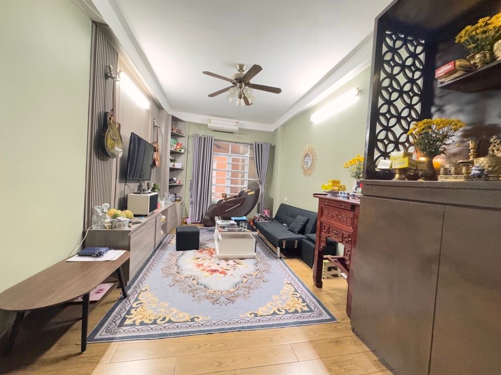 Bán nhà Lạc trung - diện tích 36m2 5 tầng - Ô chờ thang máy - giá 9,9 tỷ