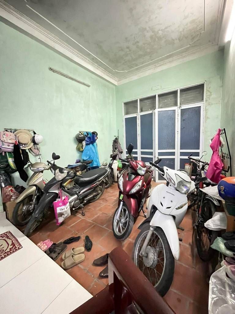 Bán nhà KIM GIANG - diện tích 57m2 3 tầng - Ô TÔ VÀO NHÀ - giá 18,5 tỷ