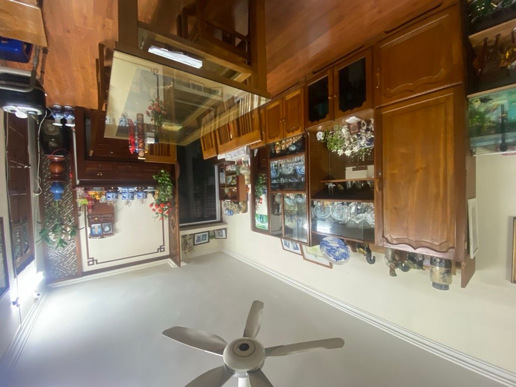 Bán nhà Đội Cung - diện tích 80m2 1 tầng - Căn hộ tập thể không dành cho số đông - giá 10,5 tỷ