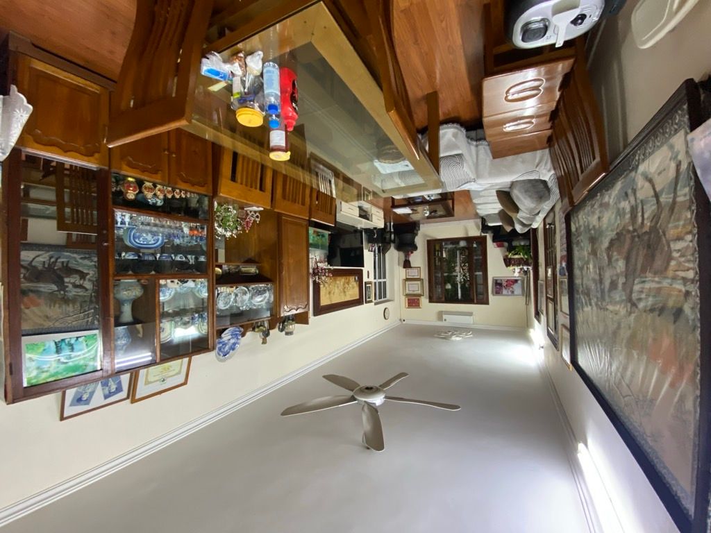 Bán nhà Đội Cung - diện tích 80m2 1 tầng - Căn hộ tập thể không dành cho số đông - giá 10,5 tỷ