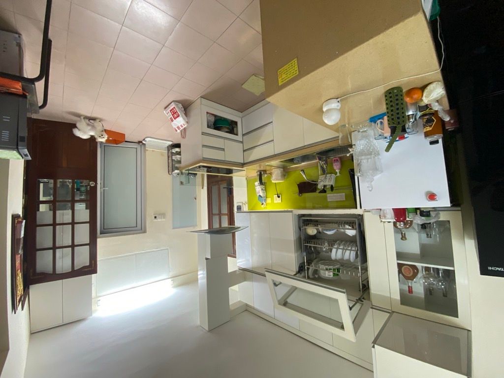 Bán nhà Đội Cung - diện tích 80m2 1 tầng - Căn hộ tập thể không dành cho số đông - giá 10,5 tỷ