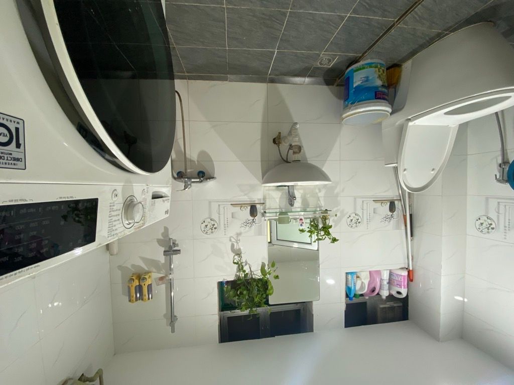 Bán nhà Đội Cung - diện tích 80m2 1 tầng - Căn hộ tập thể không dành cho số đông - giá 10,5 tỷ