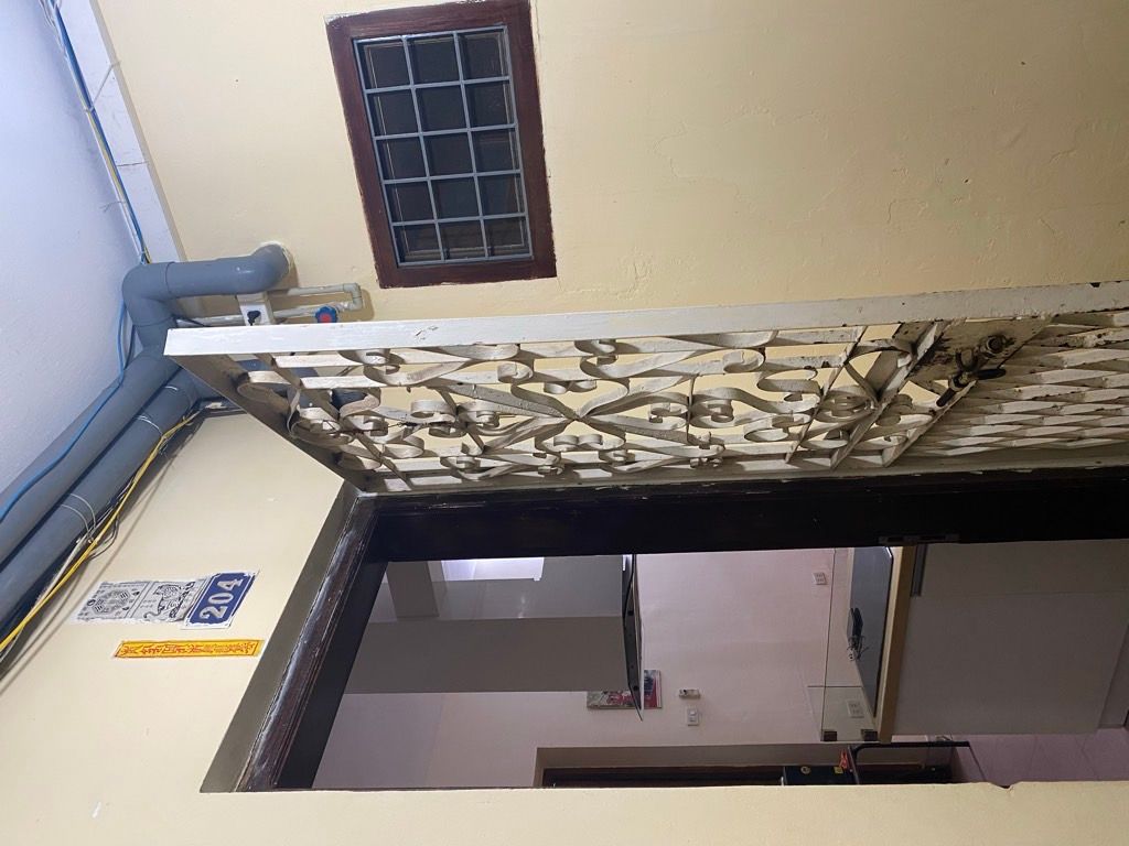 Bán nhà Đội Cung - diện tích 80m2 1 tầng - Căn hộ tập thể không dành cho số đông - giá 10,5 tỷ