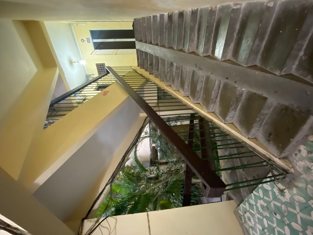 Bán nhà Đội Cung - diện tích 80m2 1 tầng - Căn hộ tập thể không dành cho số đông - giá 10,5 tỷ