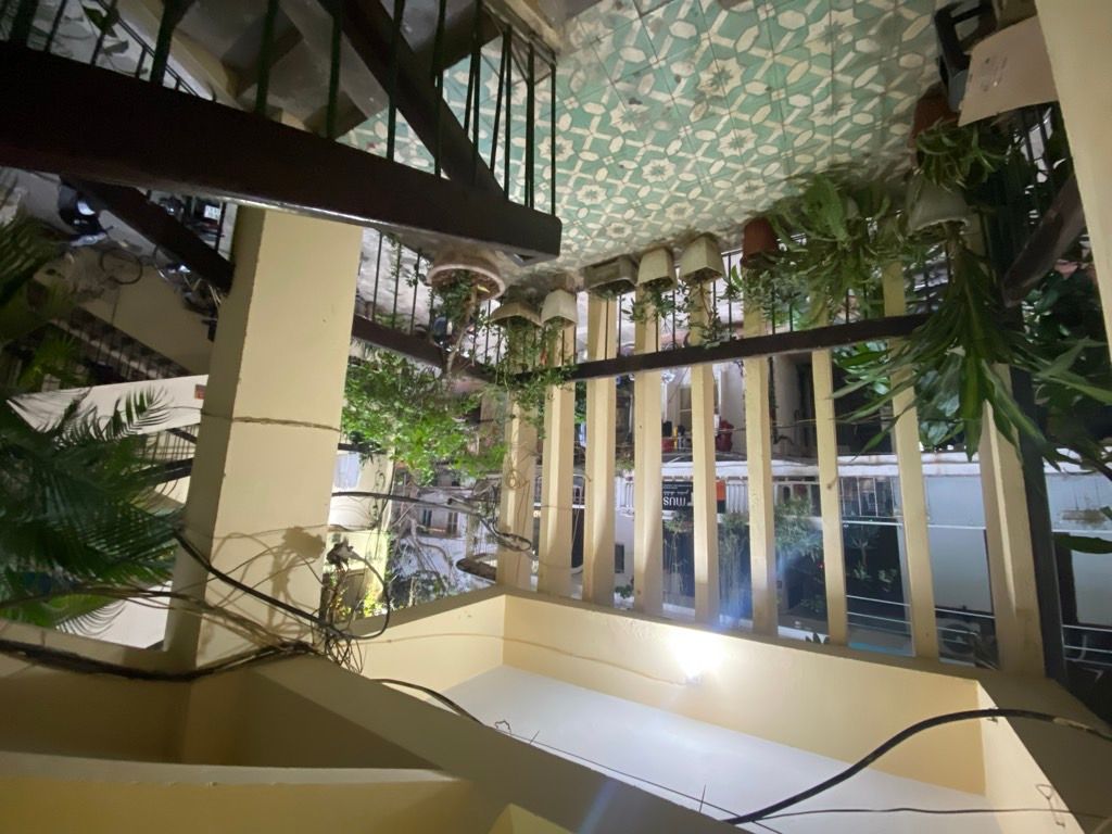 Bán nhà Đội Cung - diện tích 80m2 1 tầng - Căn hộ tập thể không dành cho số đông - giá 10,5 tỷ