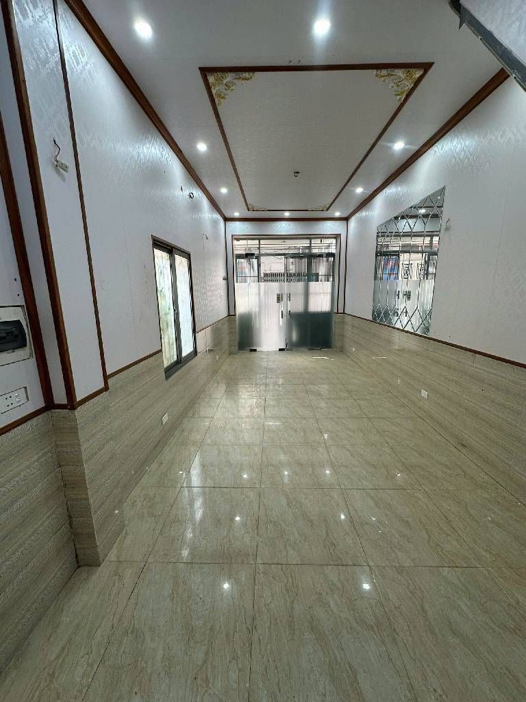 Bán nhà Vũ Tông Phan - diện tích 30.4m2 2 tầng - Lô góc, ô tô qua nhà - giá 3,6 tỷ