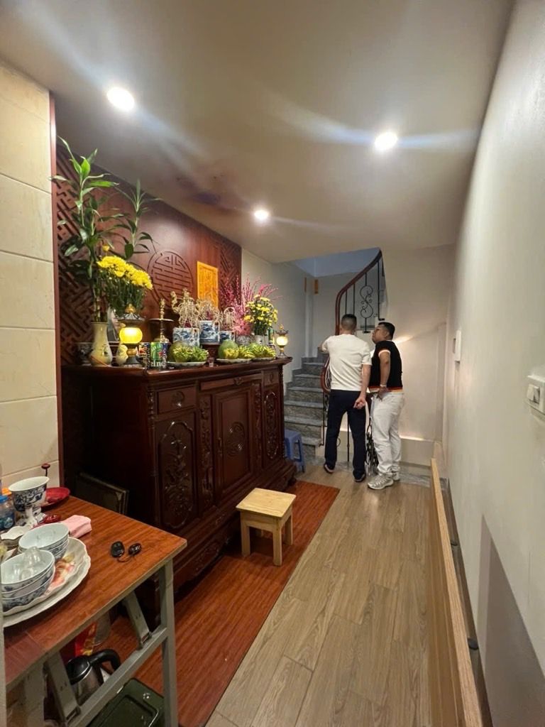 Bán nhà Minh Khai - diện tích 27m2 5 tầng - Mặt phố nhỏ xinh - giá 13,5 tỷ