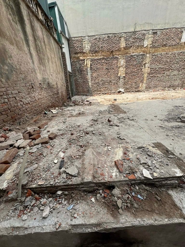 Bán nhà Lê Trọng Tấn - diện tích 42,8m2 1 tầng - lô trong cùng - giá 9,2 tỷ