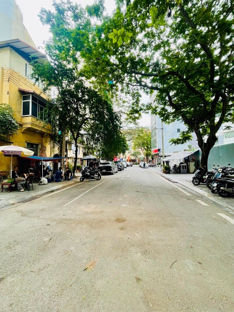 Bán nhà Đội Cung - diện tích 42m2 1 tầng - Mảnh đất hiếm ngay Bà Triệu - giá 12,9 tỷ