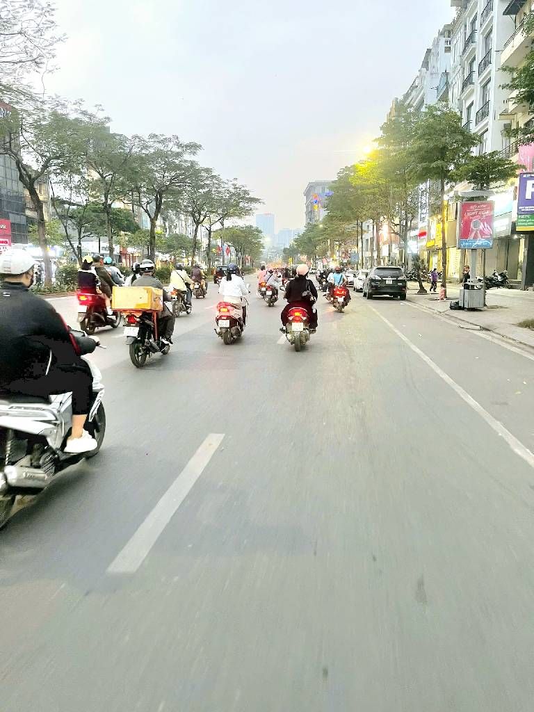 Bán nhà Xã Đàn - diện tích 25,2m2 6 tầng - Mặt phố - giá 22 tỷ