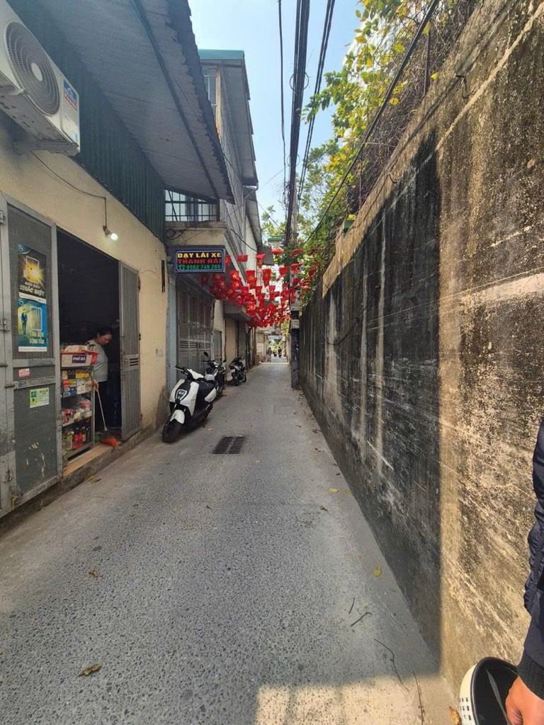 Bán nhà Lĩnh Nam - diện tích 60.2m2 1 tầng - ô tô qua nhà - giá 9 tỷ