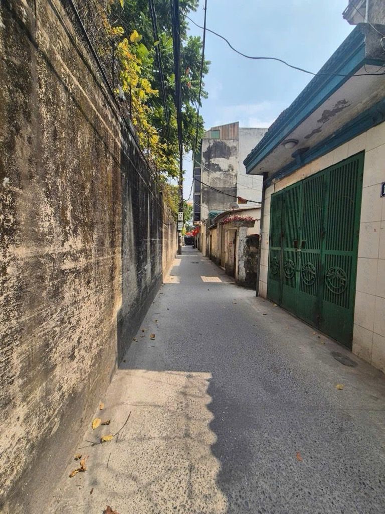 Bán nhà Lĩnh Nam - diện tích 60.2m2 1 tầng - ô tô qua nhà - giá 9 tỷ