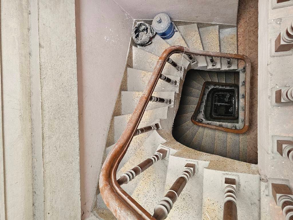 Bán nhà Đường Ngọc Hồi - diện tích 35m2 5 tầng - gần bến xe nước ngầm - giá 9 tỷ