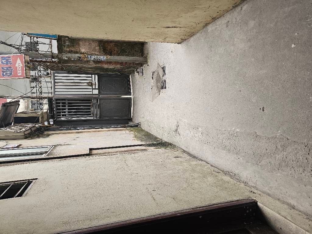 Bán nhà Đường Ngọc Hồi - diện tích 35m2 5 tầng - gần bến xe nước ngầm - giá 9 tỷ