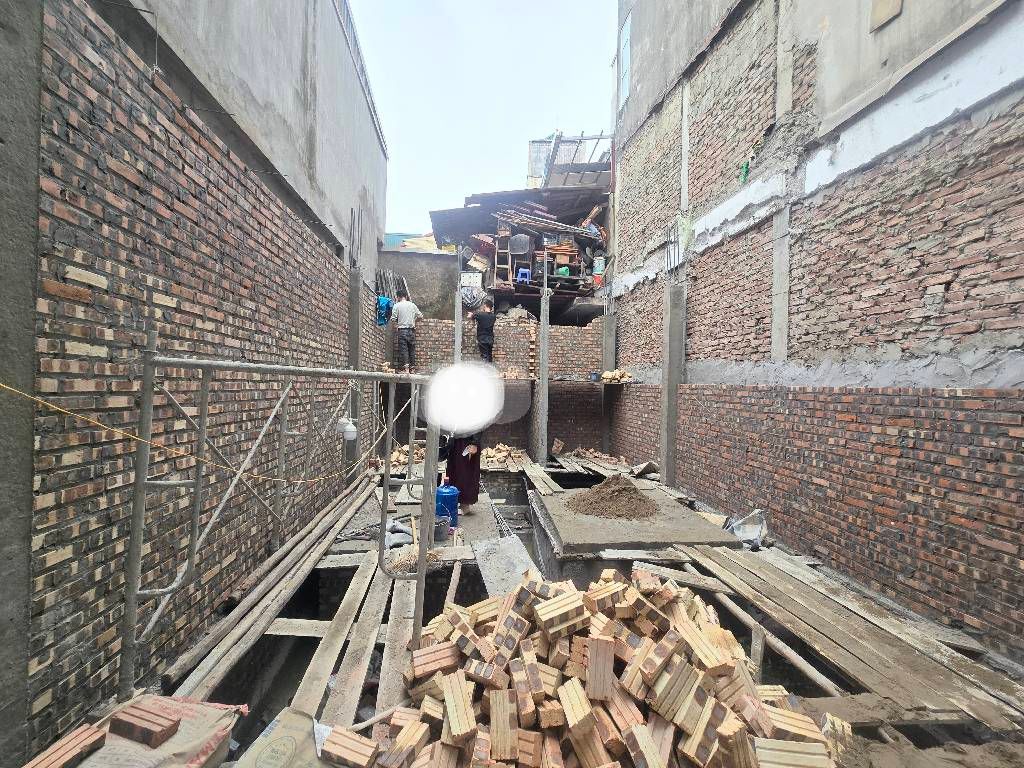 Bán nhà Nguyễn Đức Cảnh - diện tích 43m2 5 tầng - Ô TÔ - giá 14,5 tỷ