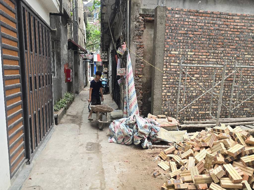 Bán nhà Nguyễn Đức Cảnh - diện tích 43m2 5 tầng - Ô TÔ - giá 14,5 tỷ