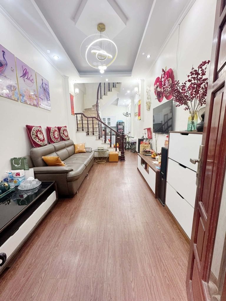 Bán nhà Lĩnh Nam - diện tích 30m2 4 tầng - Nhà dân xây chắc chắn đẹp thiết kế đủ công năng - giá 6,9 tỷ