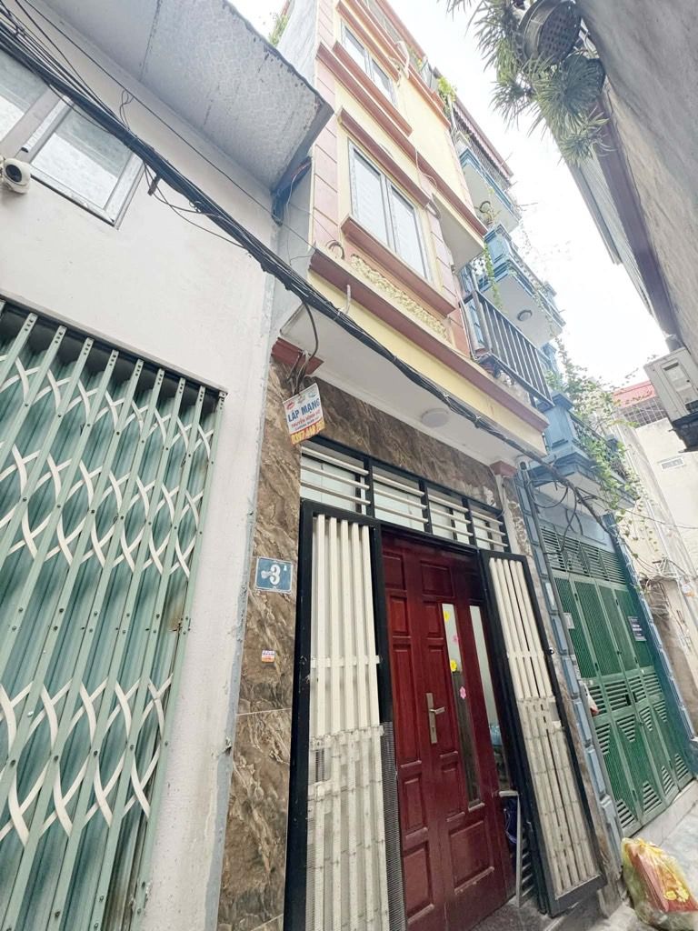 Bán nhà Lĩnh Nam - diện tích 30m2 4 tầng - Nhà dân xây chắc chắn đẹp thiết kế đủ công năng - giá 6,9 tỷ