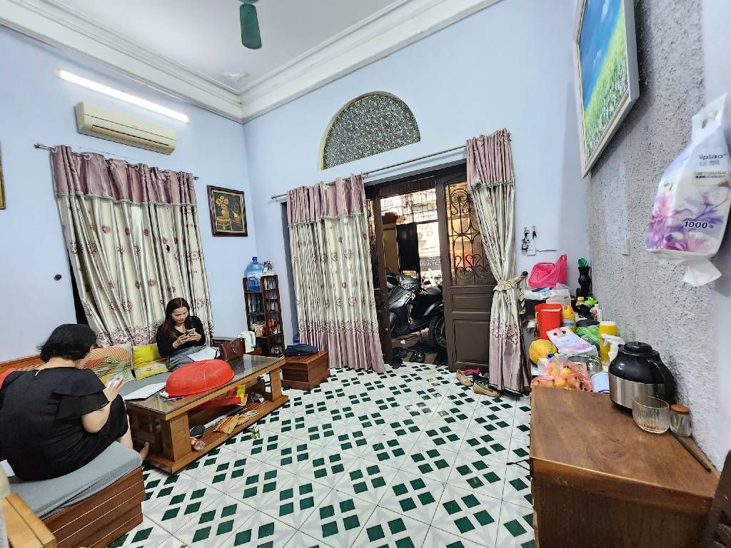 Bán nhà Phố 8/3 - diện tích 60.2m2 3 tầng - Lô góc, ô tô tránh - giá 2,16 tỷ