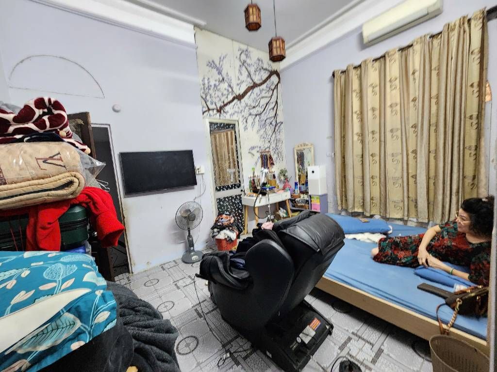 Bán nhà Phố 8/3 - diện tích 60.2m2 3 tầng - Lô góc, ô tô tránh - giá 2,16 tỷ