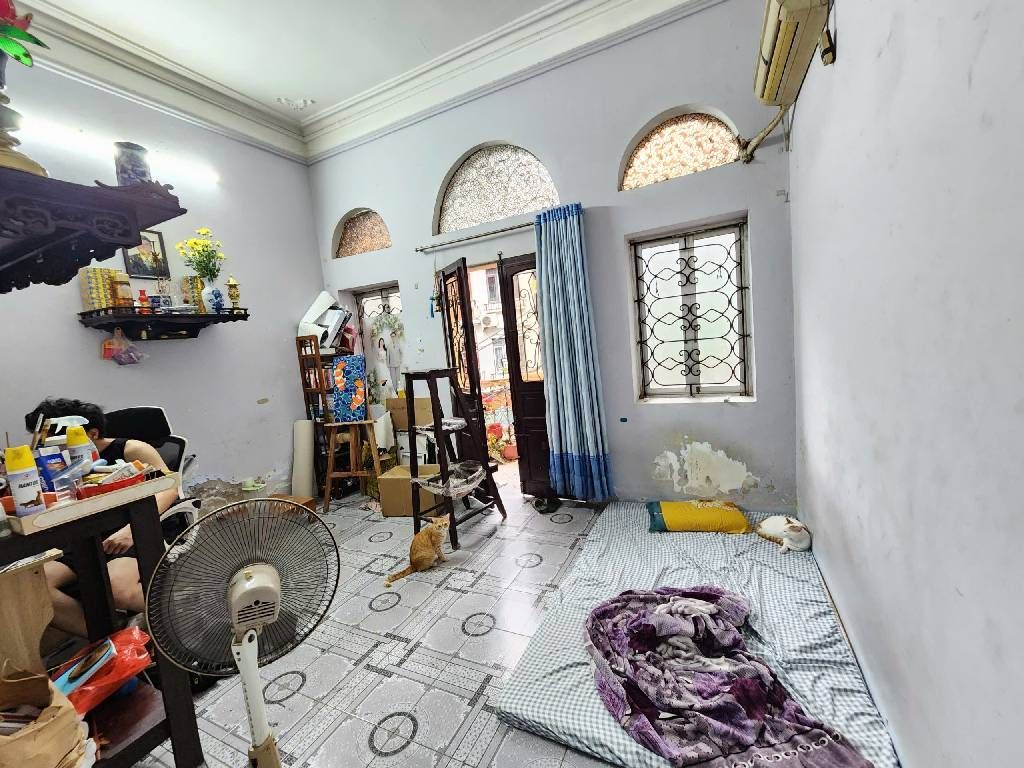 Bán nhà Phố 8/3 - diện tích 60.2m2 3 tầng - Lô góc, ô tô tránh - giá 2,16 tỷ