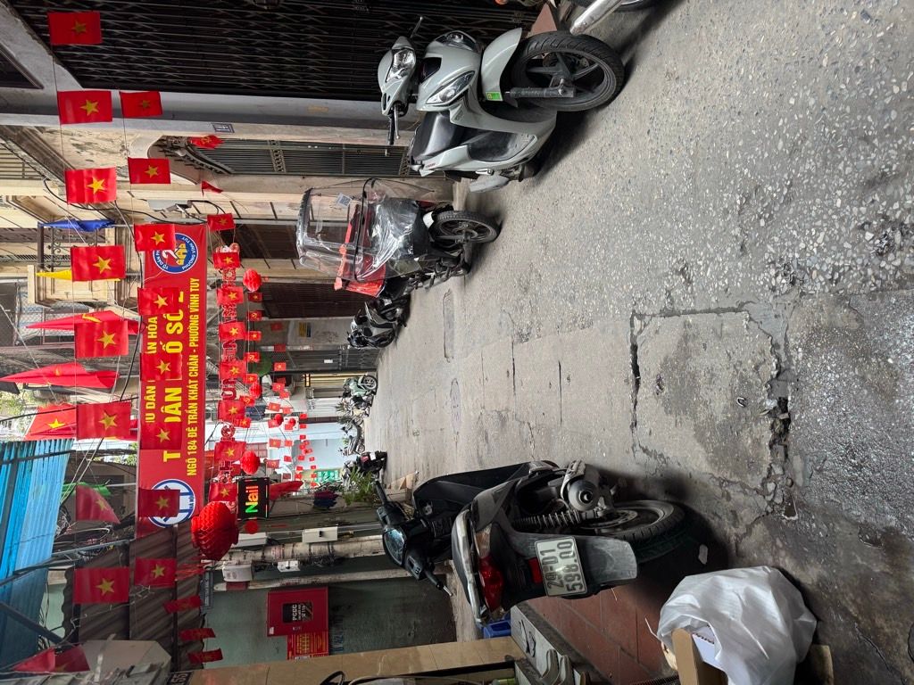 Bán nhà Đê trần khát chân - diện tích 12m2 4 tầng - mặt ngõ to - giá 6,8 tỷ