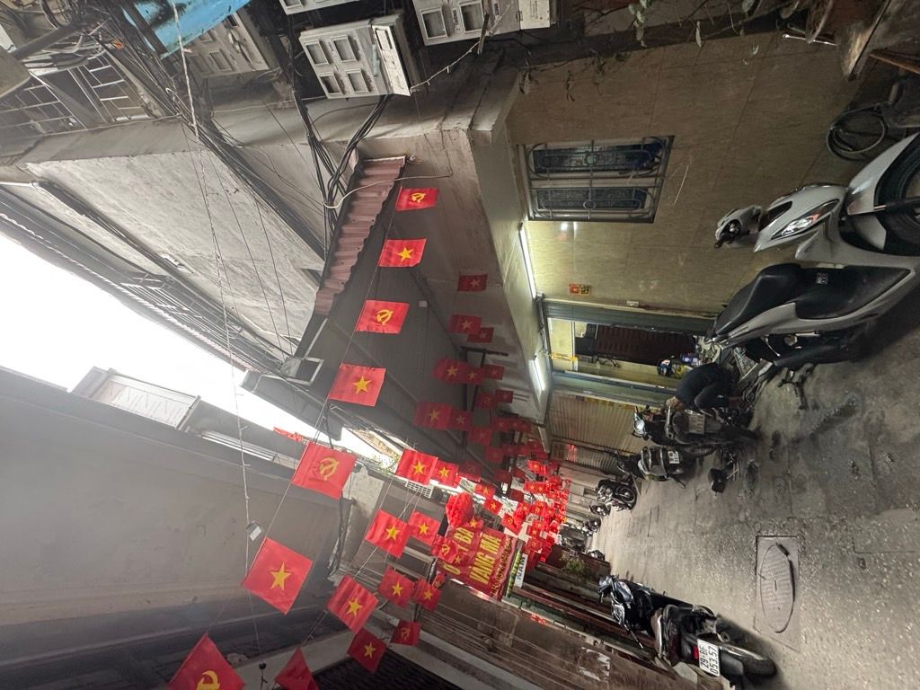 Bán nhà Đê trần khát chân - diện tích 12m2 4 tầng - mặt ngõ to - giá 6,8 tỷ