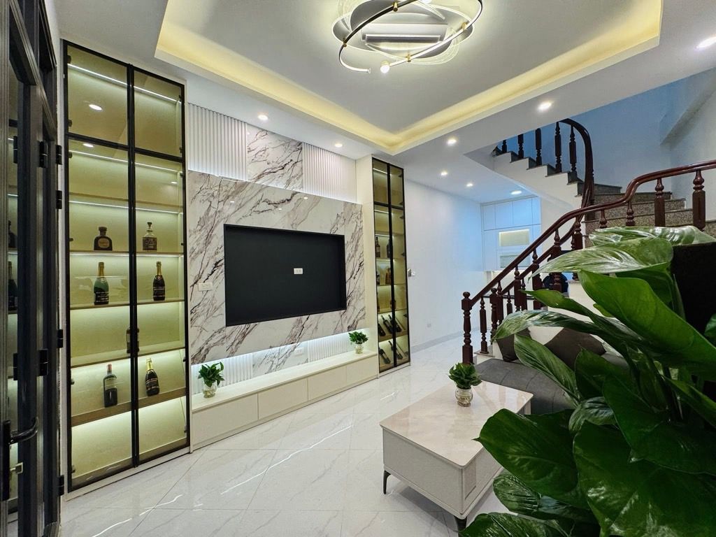 Bán nhà Hoàng Mai - diện tích 31m2 5 tầng - Ngõ 299 Hoàng Mai - giá 8,35 tỷ