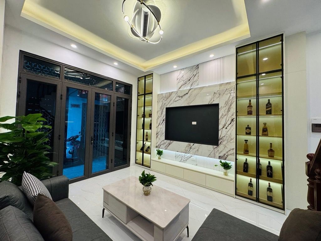 Bán nhà Hoàng Mai - diện tích 31m2 5 tầng - Ngõ 299 Hoàng Mai - giá 8,35 tỷ